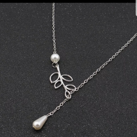 Hesiod Silver Color Leaf Choker Necklace J20 - Picture 3 of 5